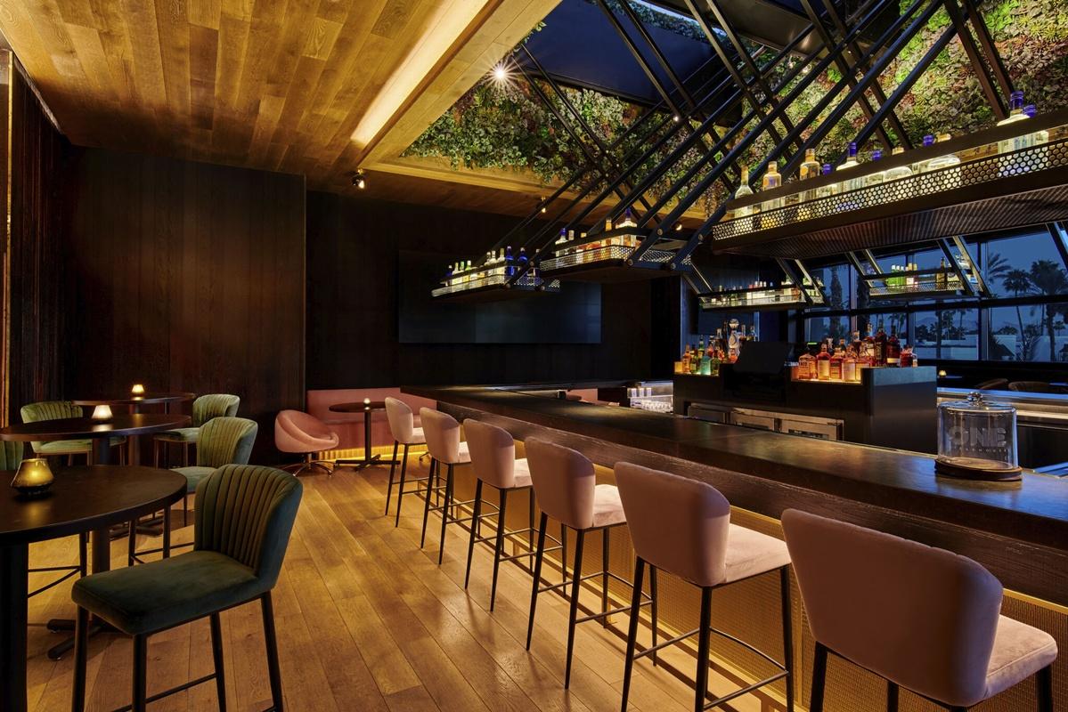 Resort Virgin Vegas, Curio Collection By Hilton 4*